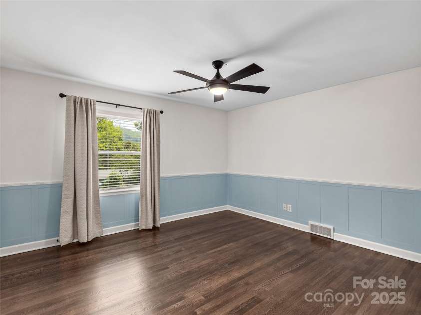 8 Bevlyn Drive, Asheville, NC 28803.  MLS# CAR4284640, YatesRealty ID 34228. 