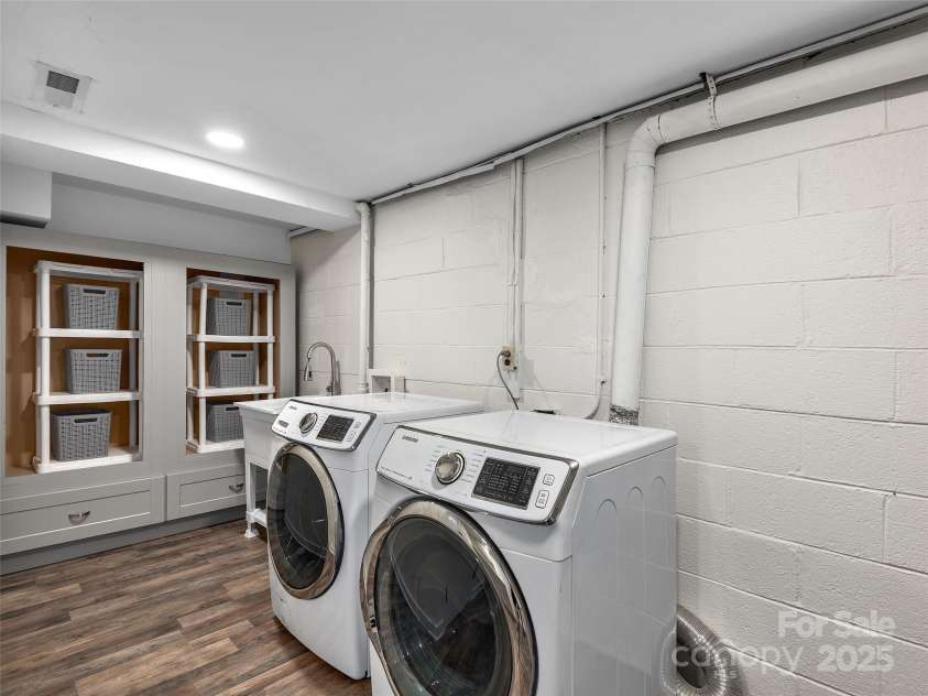 8 Bevlyn Drive, Asheville, NC 28803.  MLS# CAR4284640, YatesRealty ID 34228. 