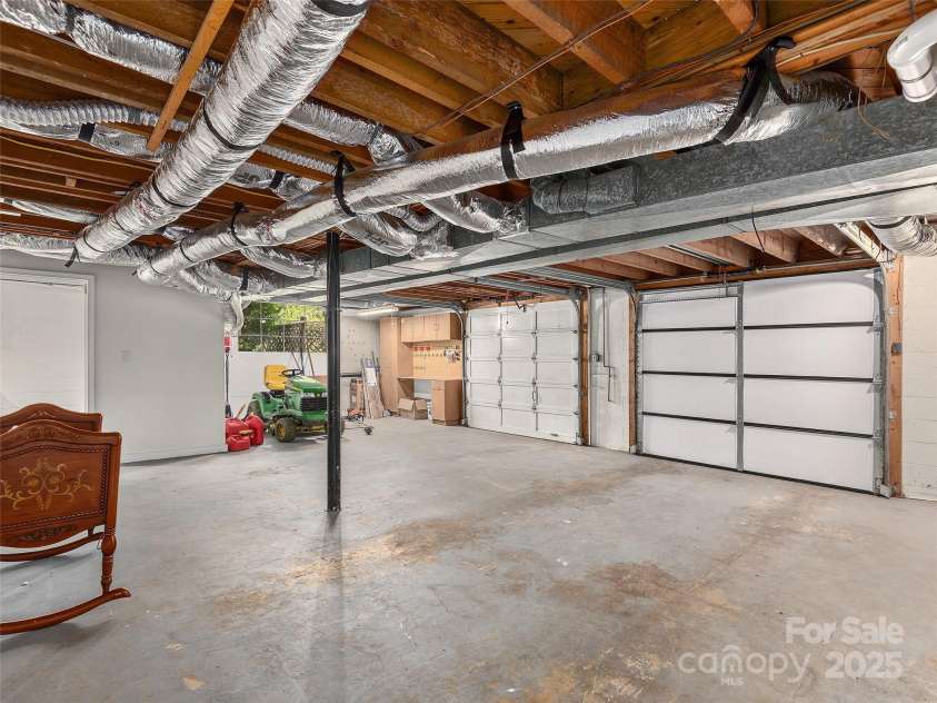 8 Bevlyn Drive, Asheville, NC 28803.  MLS# CAR4284640, YatesRealty ID 34228. 