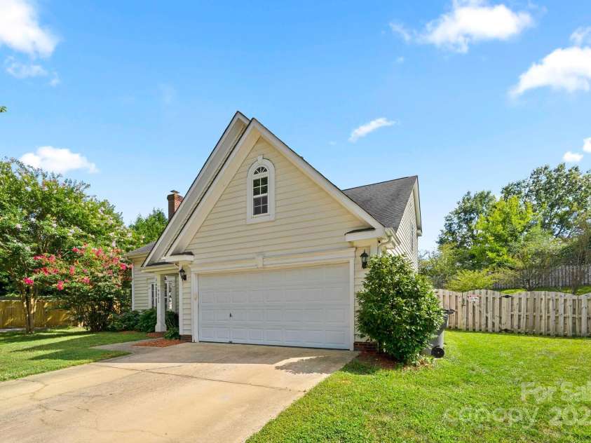 9033 Blueshot Court, Charlotte, NC 28273.  MLS# CAR4294709, YatesRealty ID 34229. 