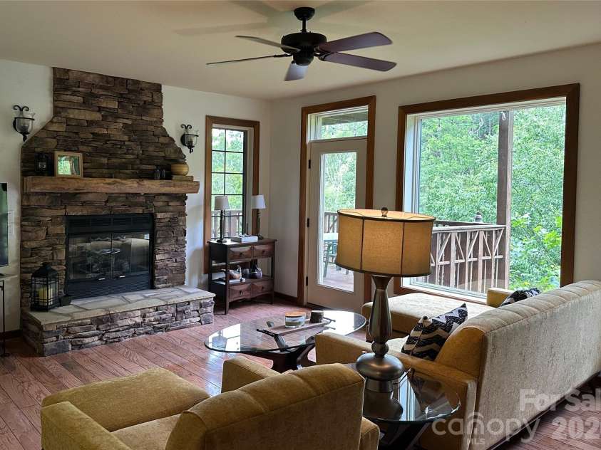 222 Creekside Way, Burnsville, NC 28714.  MLS# CAR4393294, YatesRealty ID 3423. 