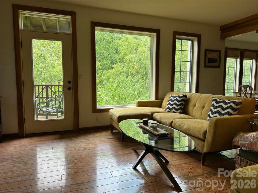 222 Creekside Way, Burnsville, NC 28714.  MLS# CAR4393294, YatesRealty ID 3423. 