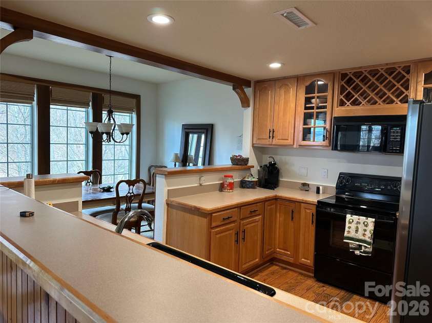 222 Creekside Way, Burnsville, NC 28714.  MLS# CAR4393294, YatesRealty ID 3423. 