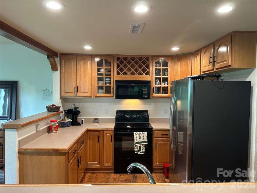 222 Creekside Way, Burnsville, NC 28714.  MLS# CAR4393294, YatesRealty ID 3423. 