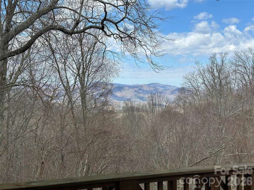 222 Creekside Way, Burnsville, NC 28714.  MLS# CAR4393294, YatesRealty ID 3423. 