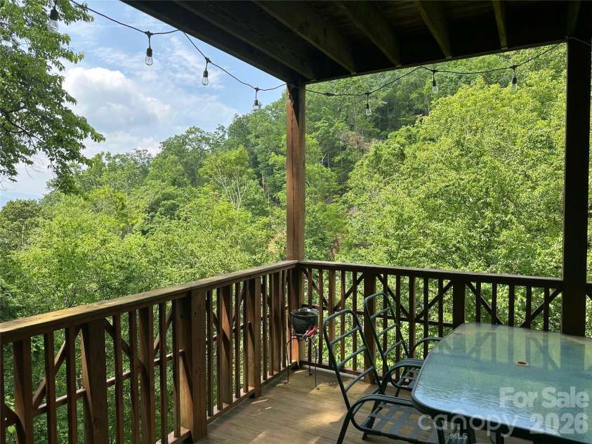 222 Creekside Way, Burnsville, NC 28714.  MLS# CAR4393294, YatesRealty ID 3423. 