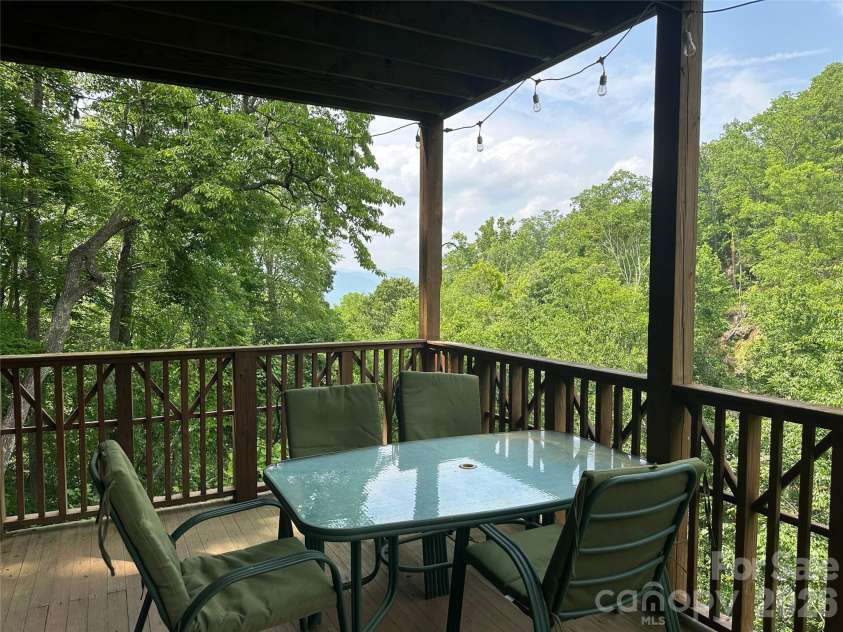 222 Creekside Way, Burnsville, NC 28714.  MLS# CAR4393294, YatesRealty ID 3423. 