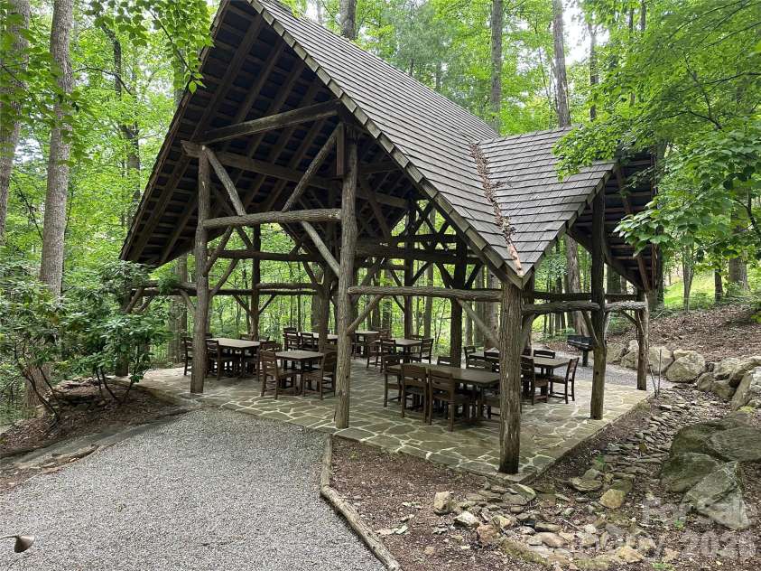 222 Creekside Way, Burnsville, NC 28714.  MLS# CAR4393294, YatesRealty ID 3423. 