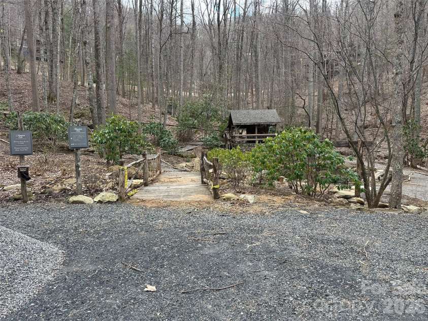 222 Creekside Way, Burnsville, NC 28714.  MLS# CAR4393294, YatesRealty ID 3423. 