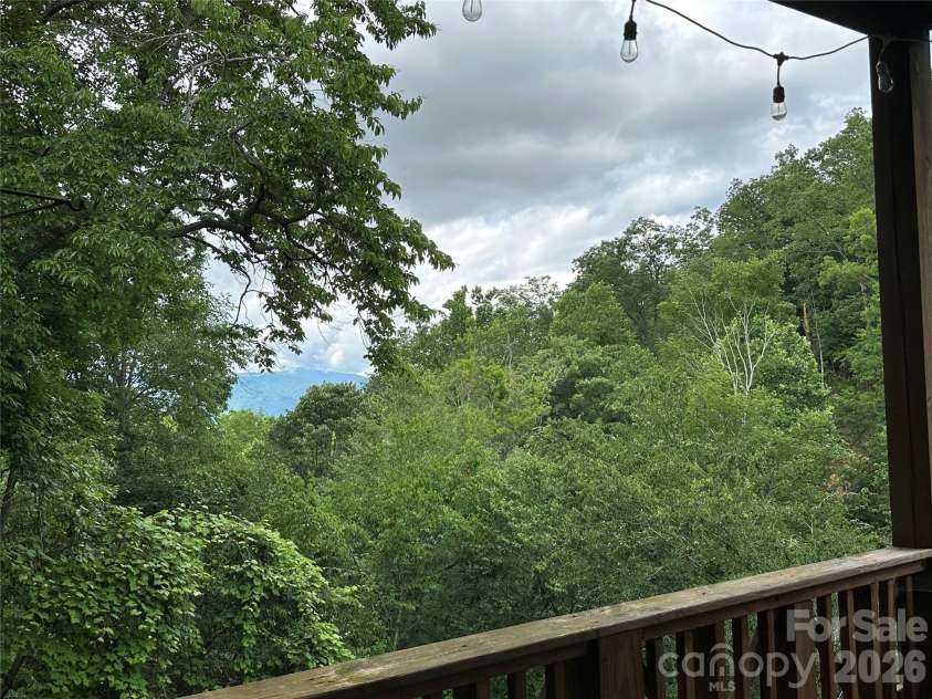 222 Creekside Way, Burnsville, NC 28714.  MLS# CAR4393294, YatesRealty ID 3423. 