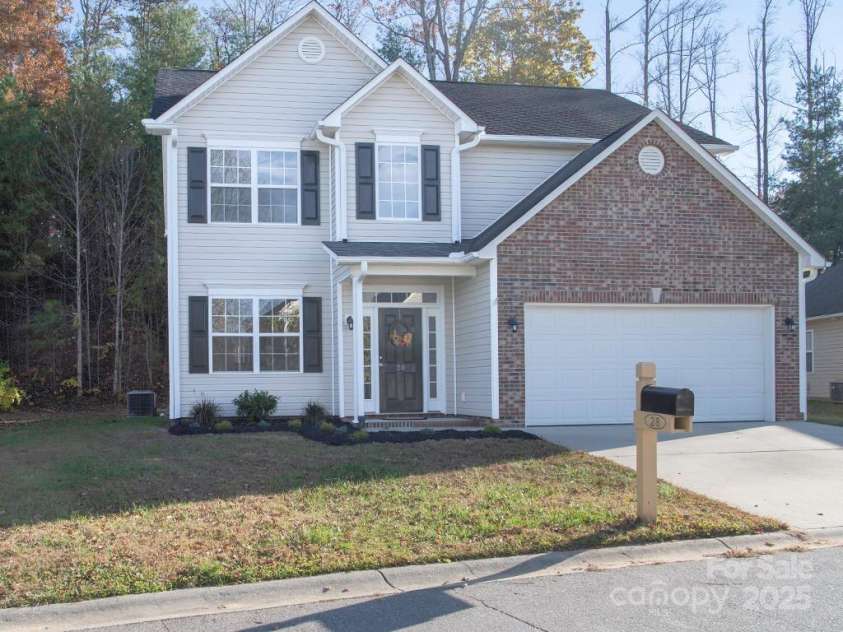 28 Stone River Drive, Asheville, NC 28804.  MLS# CAR4320915, YatesRealty ID 3423. 