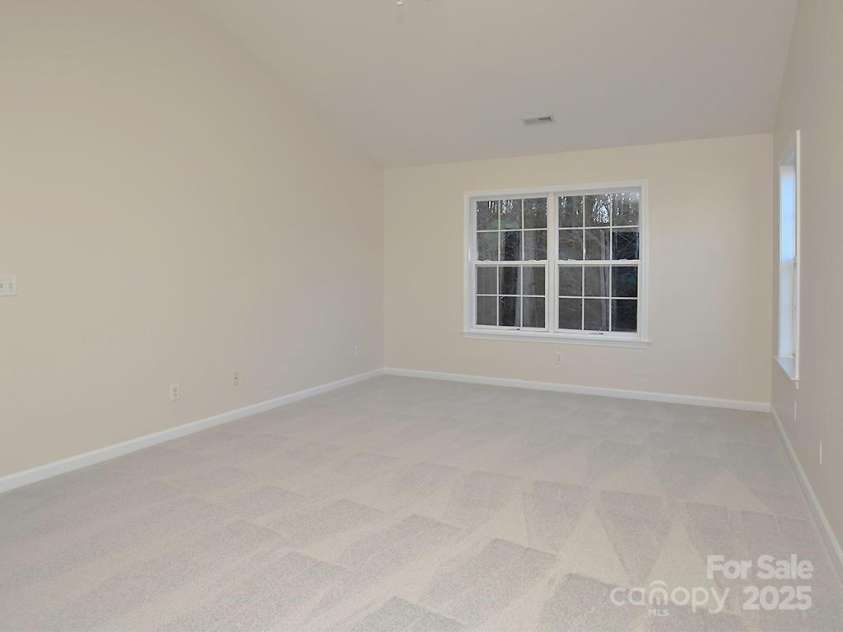 28 Stone River Drive, Asheville, NC 28804.  MLS# CAR4320915, YatesRealty ID 3423. 