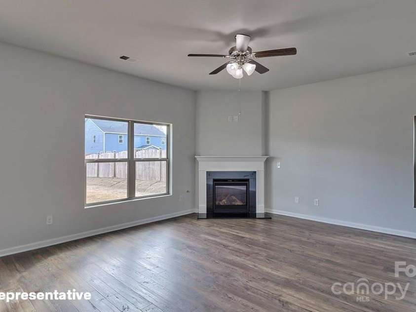 812 Candy Drive, Statesville, NC 28677.  MLS# CAR4239106, YatesRealty ID 3423. 