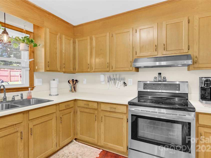 159 Bowman Road, Statesville, NC 28625.  MLS# CAR4286447, YatesRealty ID 34230. 