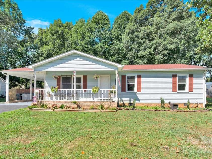 159 Bowman Road, Statesville, NC 28625.  MLS# CAR4286447, YatesRealty ID 34230. 