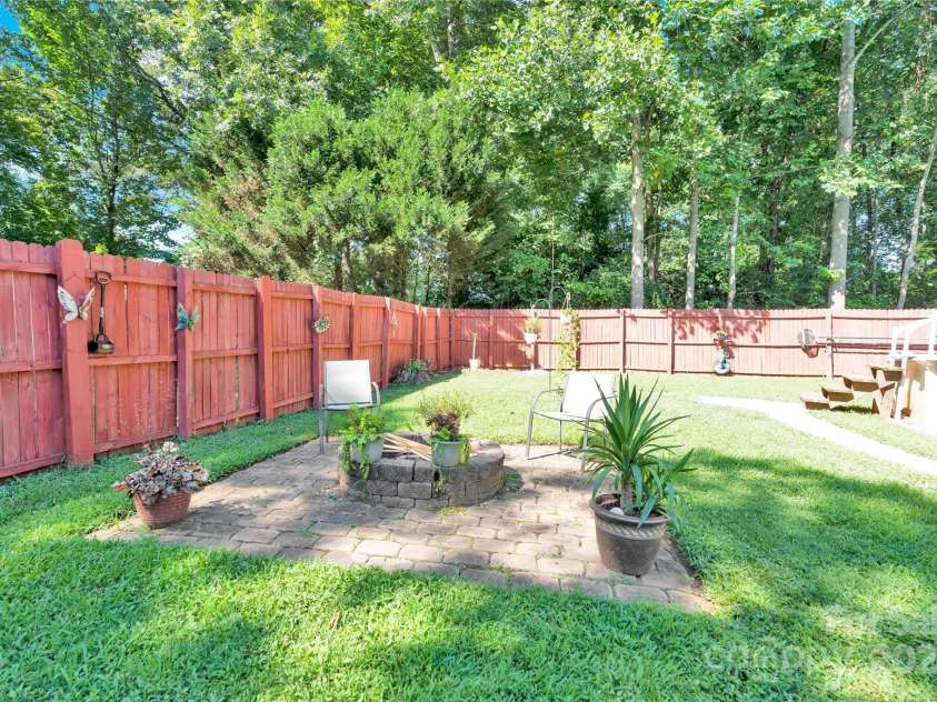 159 Bowman Road, Statesville, NC 28625.  MLS# CAR4286447, YatesRealty ID 34230. 