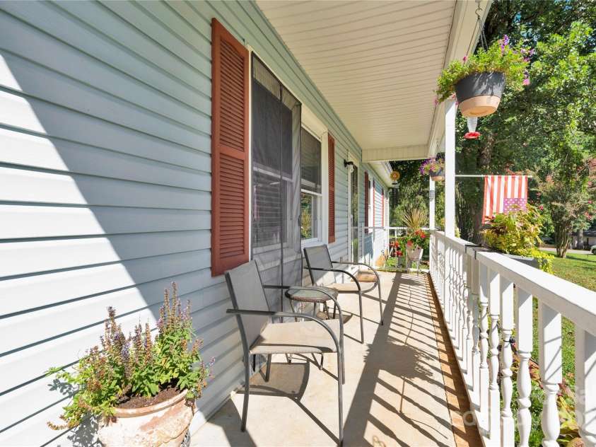 159 Bowman Road, Statesville, NC 28625.  MLS# CAR4286447, YatesRealty ID 34230. 