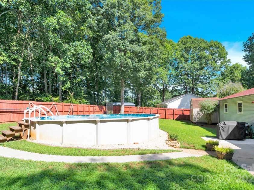 159 Bowman Road, Statesville, NC 28625.  MLS# CAR4286447, YatesRealty ID 34230. 