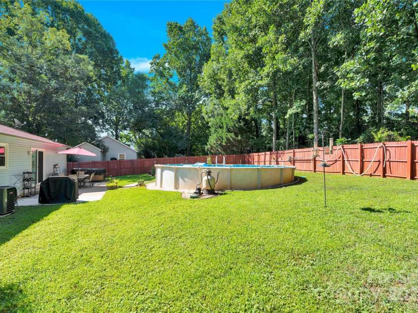 159 Bowman Road, Statesville, NC 28625.  MLS# CAR4286447, YatesRealty ID 34230. 