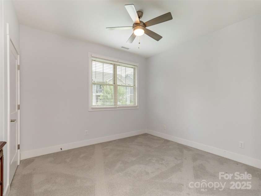 37 Thornes Lane, Asheville, NC 28805.  MLS# CAR4282627, YatesRealty ID 34231. 