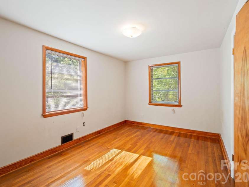 811 Katherine Avenue, Kings Mountain, NC 28086.  MLS# CAR4399194, YatesRealty ID 34231. Bedroom 3