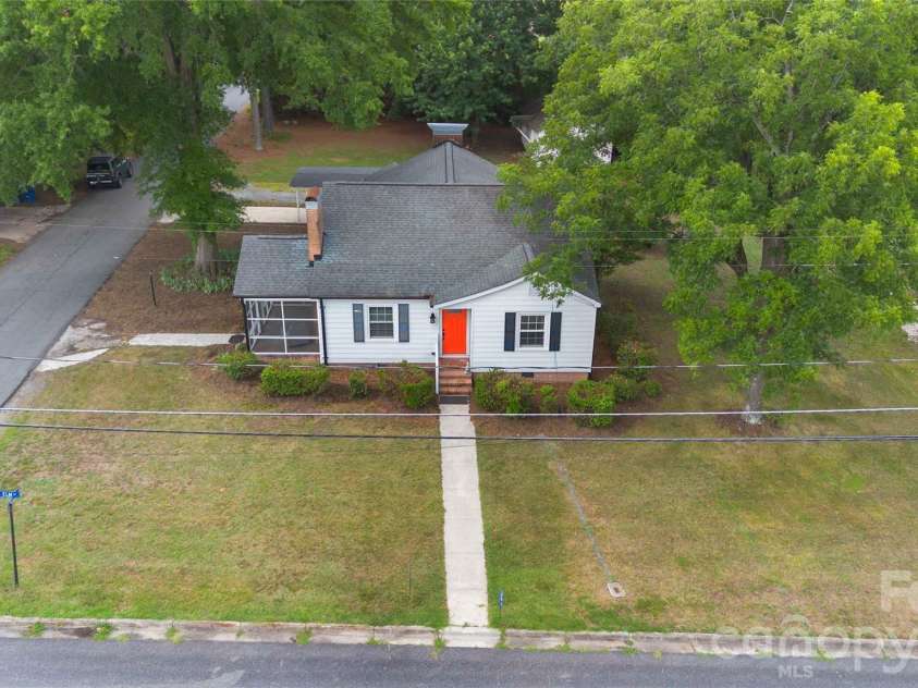 201 Elm Street, Wingate, NC 28174.  MLS# CAR4398796, YatesRealty ID 34232. 