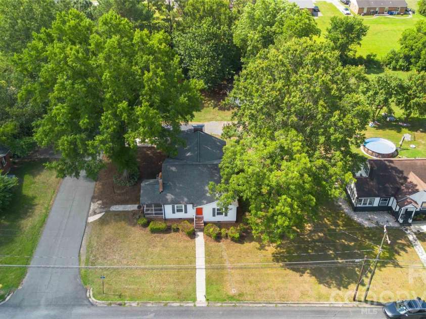 201 Elm Street, Wingate, NC 28174.  MLS# CAR4398796, YatesRealty ID 34232. 