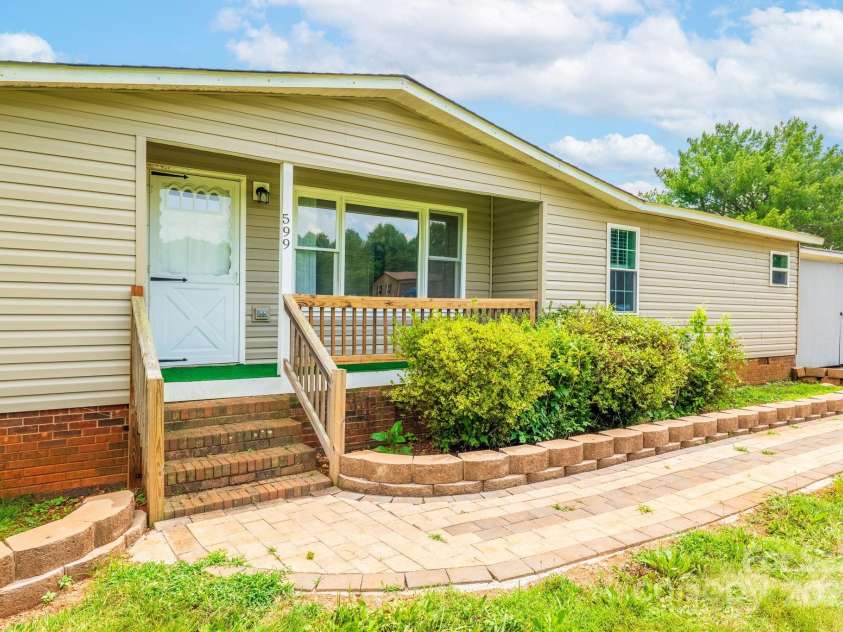 599 Scotts Creek Road, Statesville, NC 28625.  MLS# CAR4276990, YatesRealty ID 34233. 