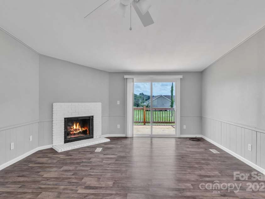 599 Scotts Creek Road, Statesville, NC 28625.  MLS# CAR4276990, YatesRealty ID 34233. 