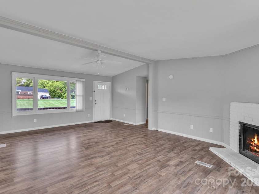 599 Scotts Creek Road, Statesville, NC 28625.  MLS# CAR4276990, YatesRealty ID 34233. 