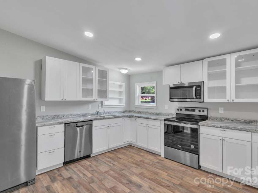 599 Scotts Creek Road, Statesville, NC 28625.  MLS# CAR4276990, YatesRealty ID 34233. 