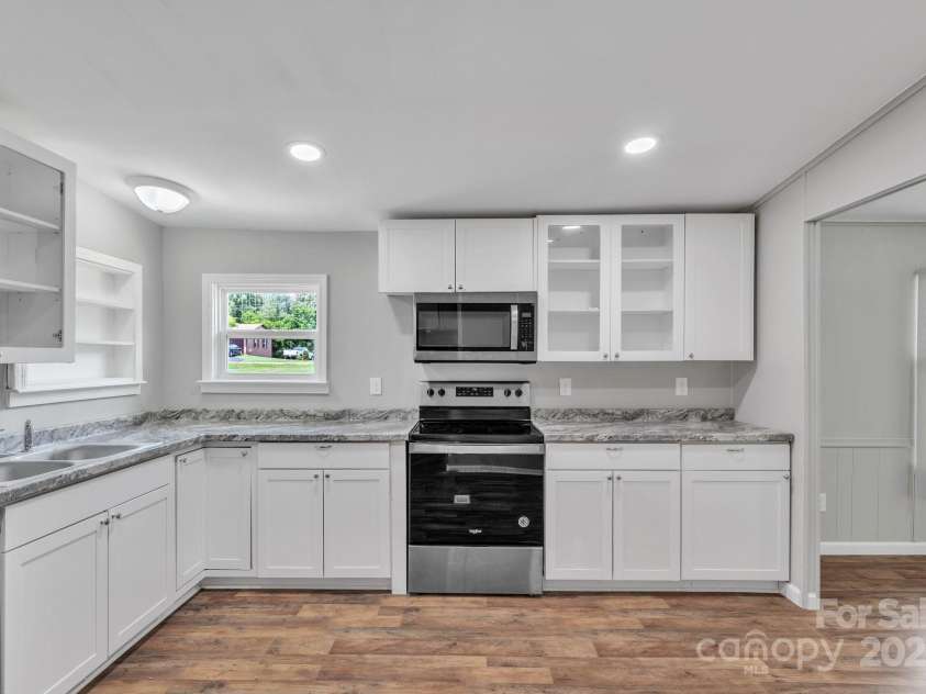 599 Scotts Creek Road, Statesville, NC 28625.  MLS# CAR4276990, YatesRealty ID 34233. 
