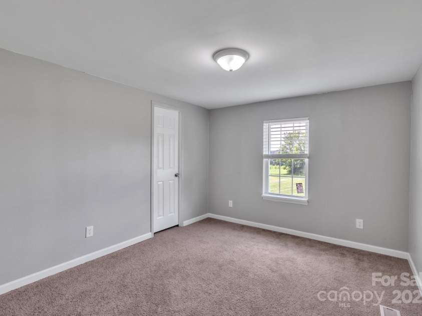 599 Scotts Creek Road, Statesville, NC 28625.  MLS# CAR4276990, YatesRealty ID 34233. 