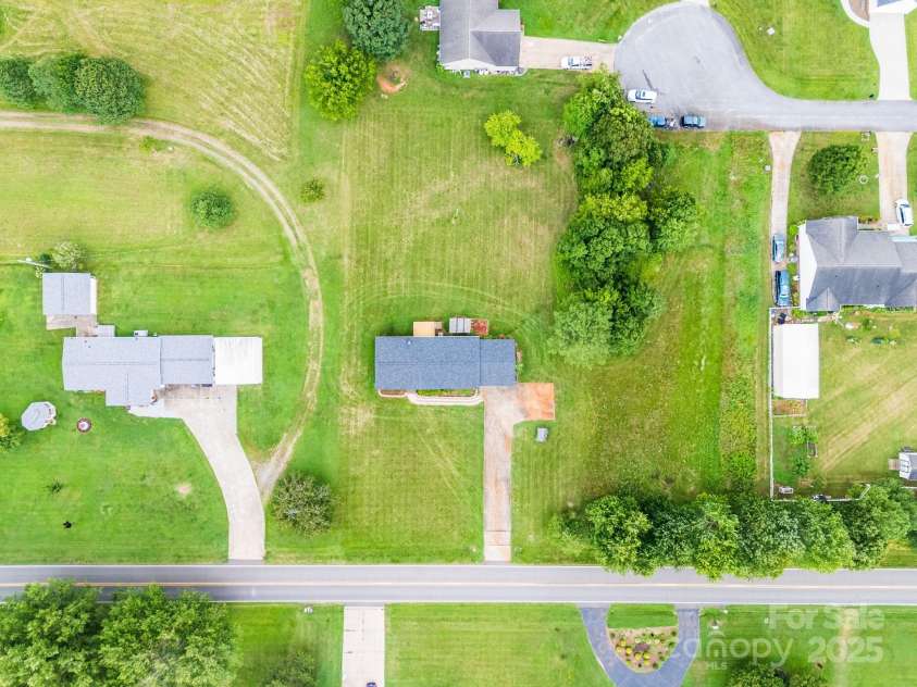 599 Scotts Creek Road, Statesville, NC 28625.  MLS# CAR4276990, YatesRealty ID 34233. 