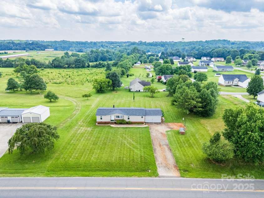 599 Scotts Creek Road, Statesville, NC 28625.  MLS# CAR4276990, YatesRealty ID 34233. 