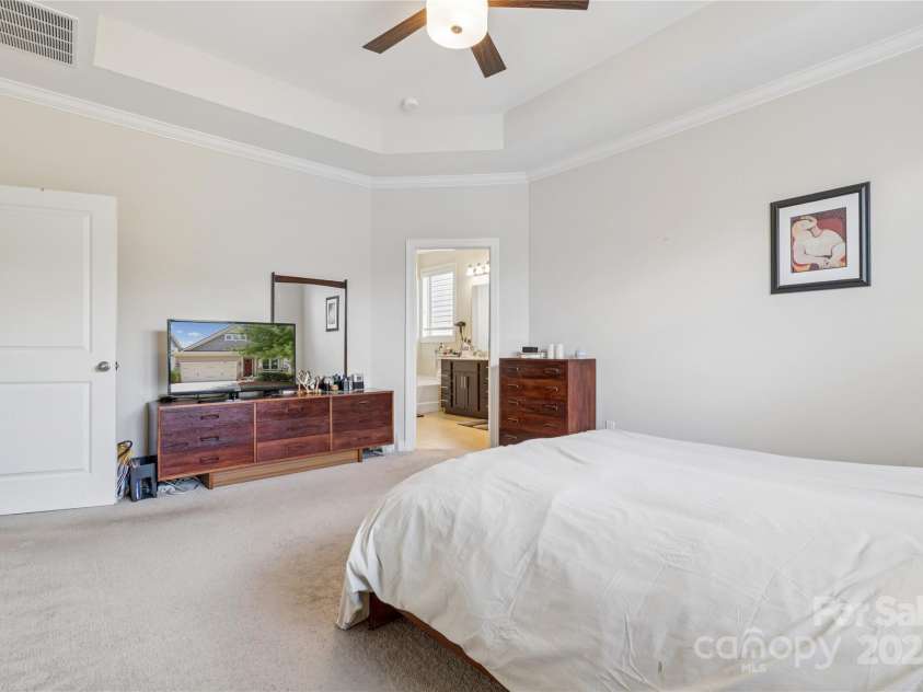 6055 Drave Lane, Fort Mill, SC 29715.  MLS# CAR4283078, YatesRealty ID 34234. Primary Bedroom