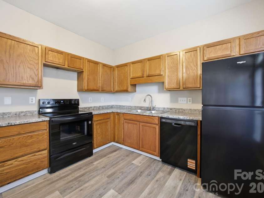 6123 Dane Drive, Dallas, NC 28034.  MLS# CAR4388464, YatesRealty ID 34234. 