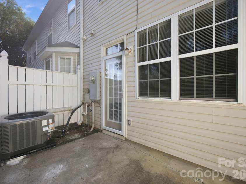 6123 Dane Drive, Dallas, NC 28034.  MLS# CAR4388464, YatesRealty ID 34234. 