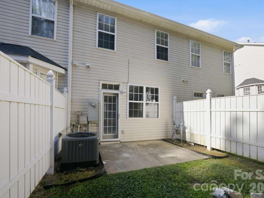 6123 Dane Drive, Dallas, NC 28034.  MLS# CAR4388464, YatesRealty ID 34234. 