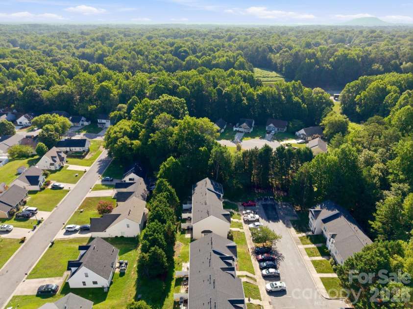 6123 Dane Drive, Dallas, NC 28034.  MLS# CAR4388464, YatesRealty ID 34234. 
