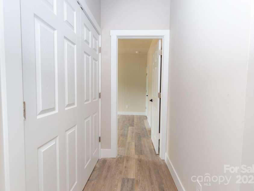 1225 39th Street, Hickory, NC 28602.  MLS# CAR4294773, YatesRealty ID 34235. 