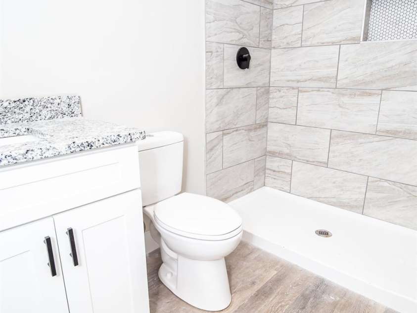 1225 39th Street, Hickory, NC 28602.  MLS# CAR4294773, YatesRealty ID 34235. 