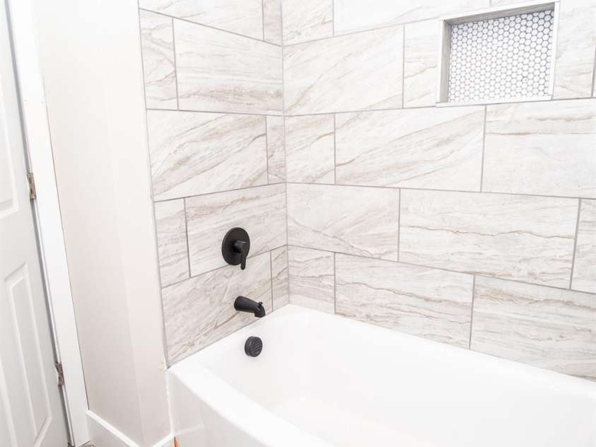 1225 39th Street, Hickory, NC 28602.  MLS# CAR4294773, YatesRealty ID 34235. 