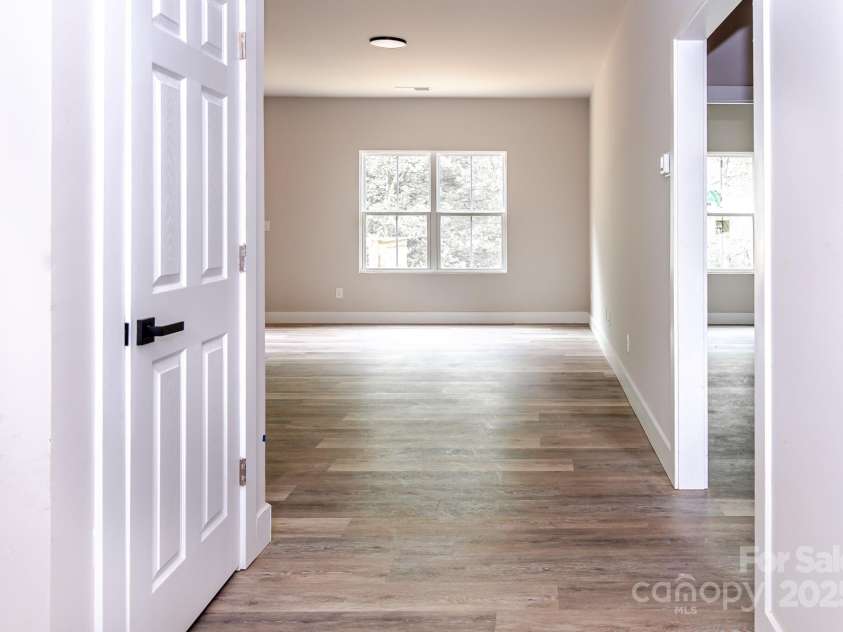 1346 39th Street, Hickory, NC 28602.  MLS# CAR4294774, YatesRealty ID 34236. 
