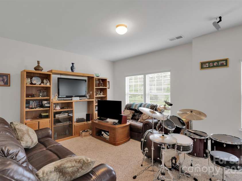 5105 Forest Knoll Court, Indian Trail, NC 28079.  MLS# CAR4282019, YatesRealty ID 34237. Bonus room or 5th bedroom