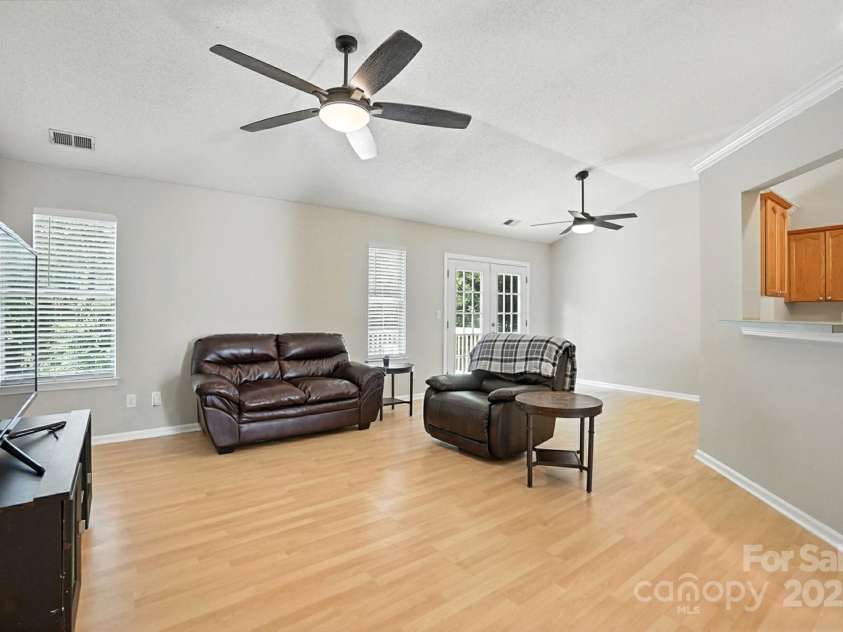 11531 Kempsford Drive, Charlotte, NC 28262.  MLS# CAR4292338, YatesRealty ID 34239. 