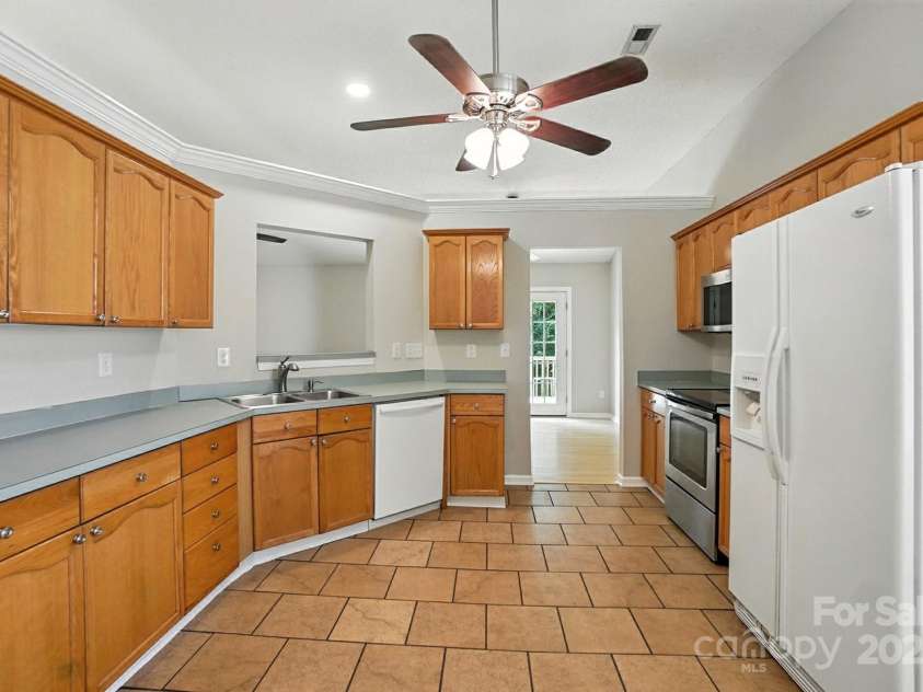 11531 Kempsford Drive, Charlotte, NC 28262.  MLS# CAR4292338, YatesRealty ID 34239. 