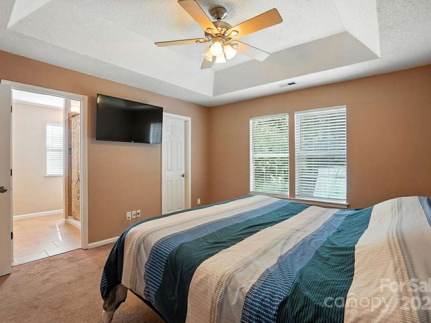 11531 Kempsford Drive, Charlotte, NC 28262.  MLS# CAR4292338, YatesRealty ID 34239. 