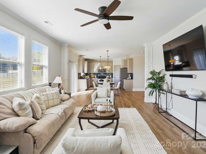 7635 Carrington Forest Lane, Matthews, NC 28105.  MLS# CAR4239500, YatesRealty ID 3424. Gorgeous Living Room with Gas Fireplace