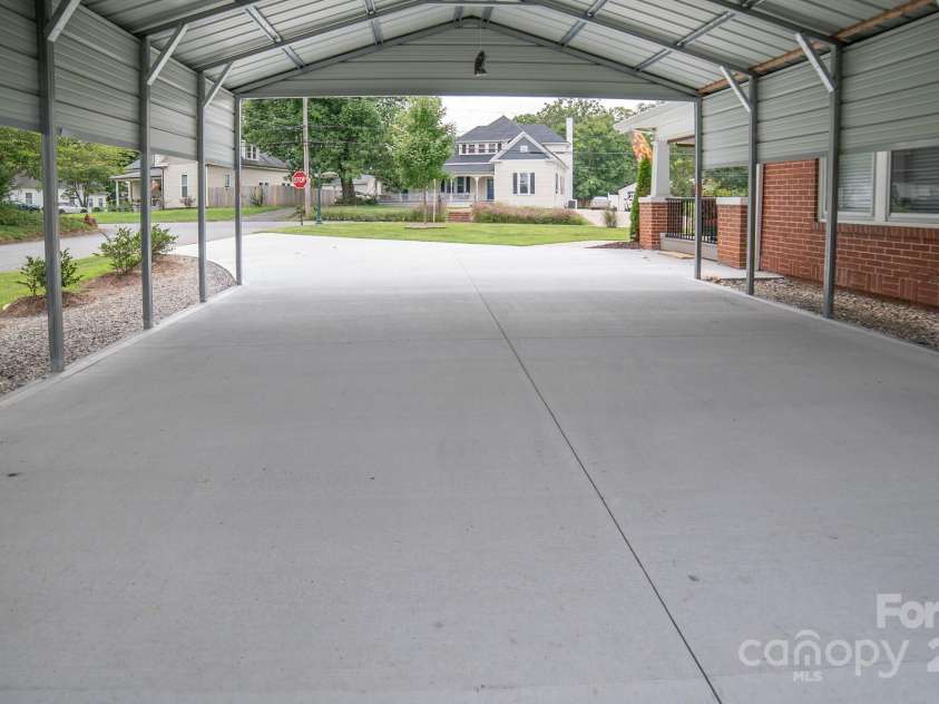 406 Lenoir Street, Morganton, NC 28655.  MLS# CAR4295449, YatesRealty ID 34240. 
